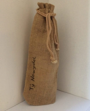 Bag Gwin Ty Newydd
