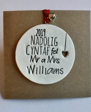 Cerdyn Personol Mr a Mrs - Nadolig Llawen Cyntaf